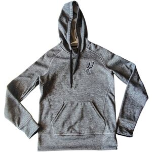 Gray hooded sweatshirt with lining inside to protect from the cold with front ka